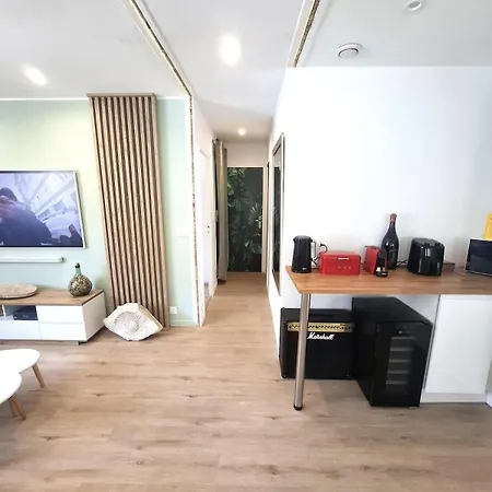 Golfe Juan Cozy Beaches * 발로리스